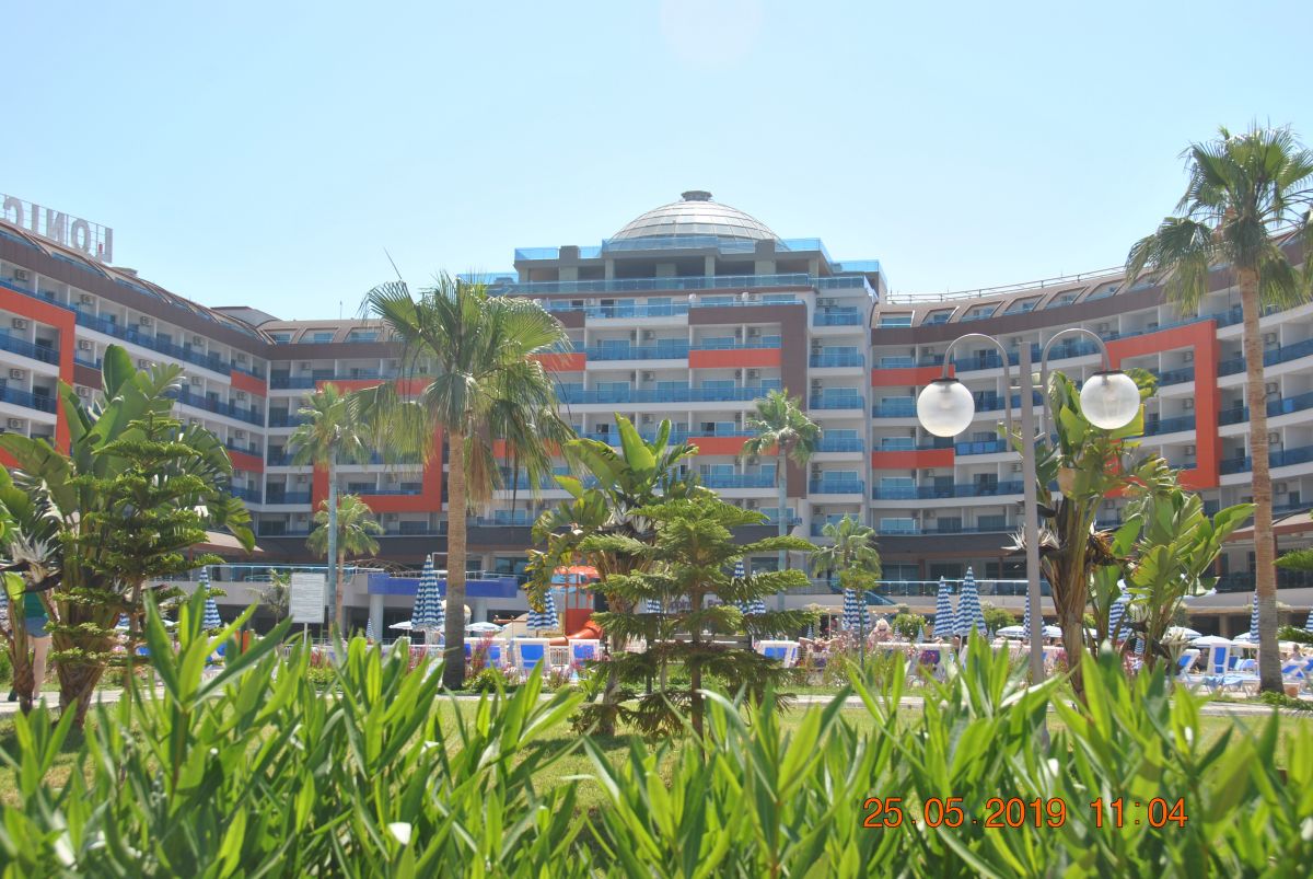 imagini hotel LONICERA RESORT